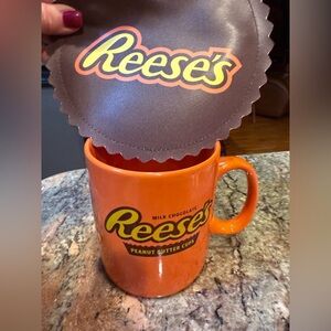 Extra Large Jumbo Reese's Peanut Butter Orange Mug with Reese’s Cup zipper Bag
